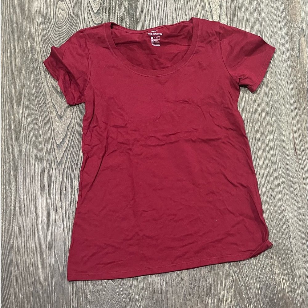 NWOT Nike Basic Tee Athletic Cut Short Sleeve Round Neck Cotton Maroon Size XS